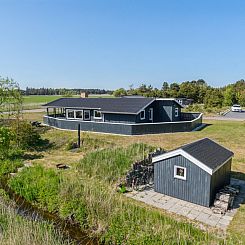 Vakantiehuis "Hylleborg" - 400m from the sea