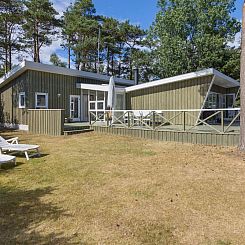Vakantiehuis "Hwelp" - 200m from the sea