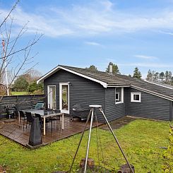 Vakantiehuis "Ehlin" - 150m from the sea