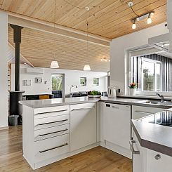 Vakantiehuis "Lirim" - 50m from the sea