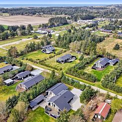 Vakantiehuis "Gustina" - 1.2km from the sea