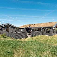 Vakantiehuis "Dorothe" - 1.4km from the sea