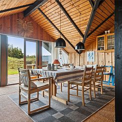 Vakantiehuis "Yngve" - 3.5km from the sea