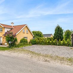 Vakantiehuis "Elza" - 2.5km from the sea