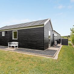 Vakantiehuis "Artur" - 1.5km from the sea