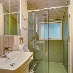 Vakantiehuis "Verner" - 900m from the sea