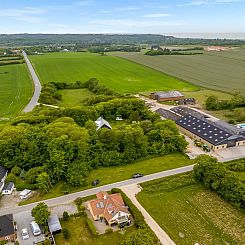 Vakantiehuis "Elenor" - 1.1km from the sea