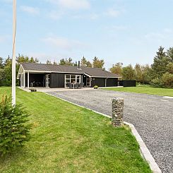 Vakantiehuis "Peder" - 4km from the sea