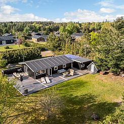 Vakantiehuis "Toralf" -  from the sea