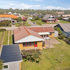 Vakantiehuis "Ingward" - 750m from the sea