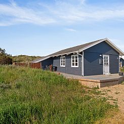 Vakantiehuis "Wulfhard" - 400m from the sea