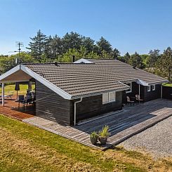Vakantiehuis "Hampus" - 500m from the sea