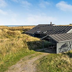 Vakantiehuis "Fransisca" - 600m from the sea