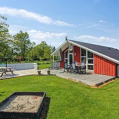 Vakantiehuis "Menka" - 1.3km from the sea