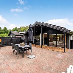 Vakantiehuis "Sibyll" - 1km from the sea