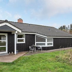 Vakantiehuis "Carlina" - 1.3km from the sea