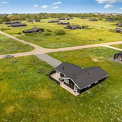 Vakantiehuis "Frejdis" - 1.1km from the sea