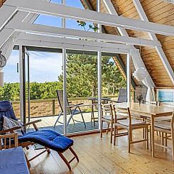 Vakantiehuis "Ariana" - 150m from the sea