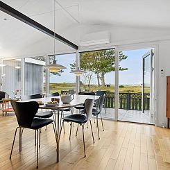 Vakantiehuis "Djuna" - 200m from the sea