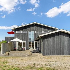 Vakantiehuis "Tinea" - 50m from the sea