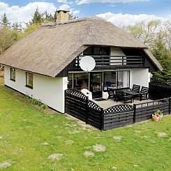 Vakantiehuis "Rigitte" - 1.5km from the sea
