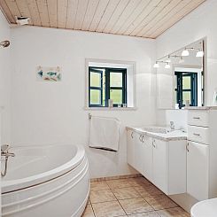 Vakantiehuis "Frederica" - 2km from the sea