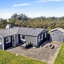 Vakantiehuis "Lisabeth" - 250m from the sea