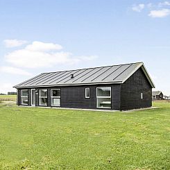 Vakantiehuis "Juris" - 950m from the sea