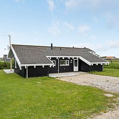 Vakantiehuis "Hilkka" - 500m from the sea