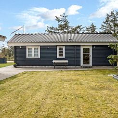 Vakantiehuis "Mathy" - 900m from the sea