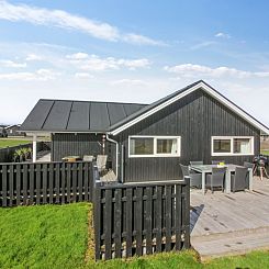 Vakantiehuis "Mirkka" - 1.5km from the sea