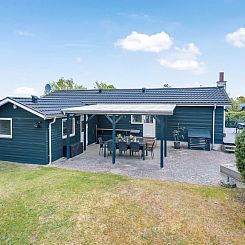 Vakantiehuis "Shaya" - 340m from the sea