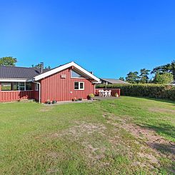 Vakantiehuis "Simjanka" - 600m from the sea