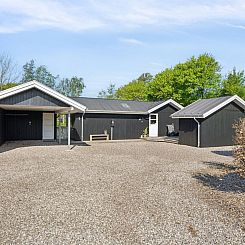 Vakantiehuis "Melvin" - 700m from the sea