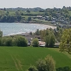 Vakantiehuis "Tyyni" - 75m from the sea