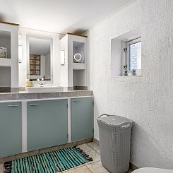 Vakantiehuis "Yorik" - 1.6km from the sea