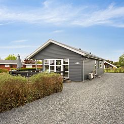 Vakantiehuis "Elvina" - 200m from the sea