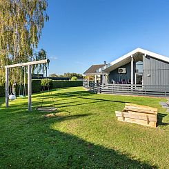 Vakantiehuis "Sylvana" - 400m from the sea