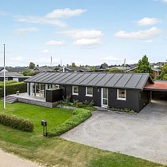 Vakantiehuis "Hubertina" - 75m from the sea