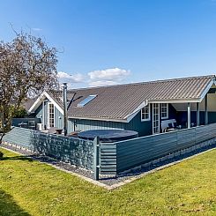 Vakantiehuis "Aika" - 450m from the sea