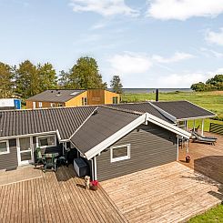 Vakantiehuis "Eisa" - 75m from the sea