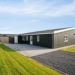 Vakantiehuis "Alka" - 500m from the sea