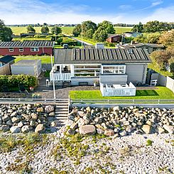 Vakantiehuis "Diderik" - 5m from the sea