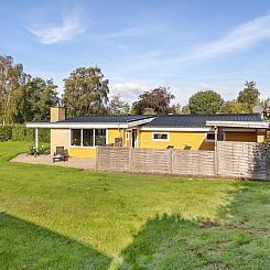 Vakantiehuis "Edzard" - 800m from the sea