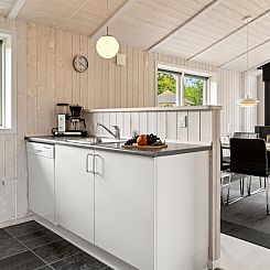 Vakantiehuis "Tayana" - 700m from the sea