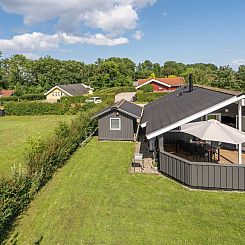 Vakantiehuis "Gerarda" - 450m from the sea