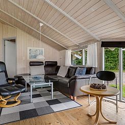Vakantiehuis "Ano" - 950m from the sea