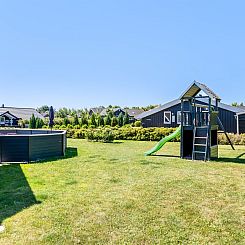 Vakantiehuis "Danika" - 650m from the sea