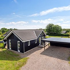 Vakantiehuis "Hakan" - 900m from the sea
