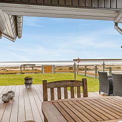 Vakantiehuis "Ioar" - 10m from the sea